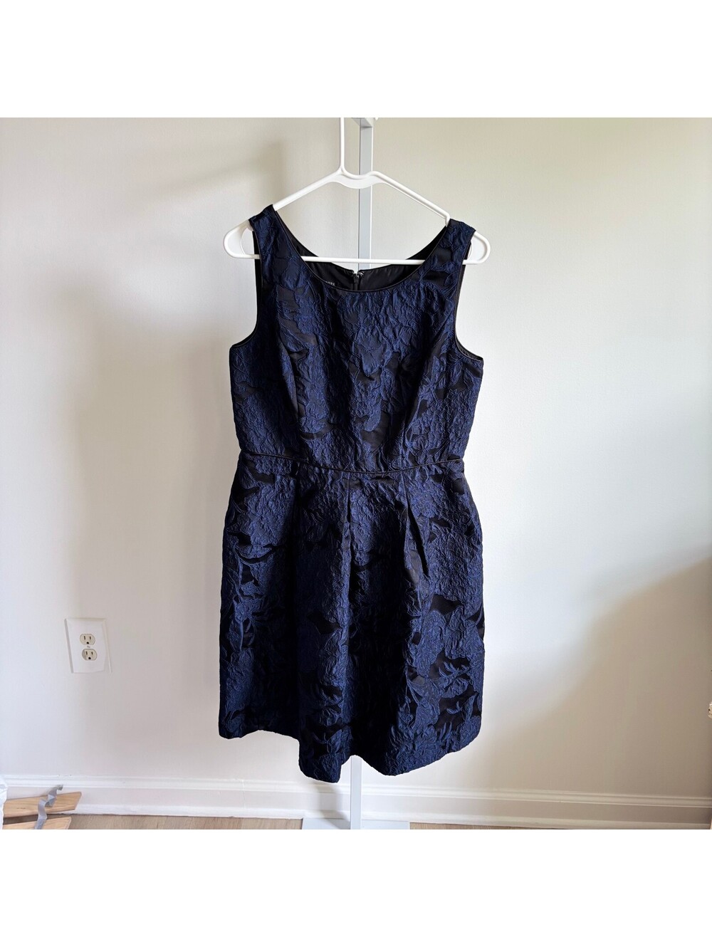 Talbots EUC Women's Blue Black Floral Jacquard Cocktail Dress Size 8P